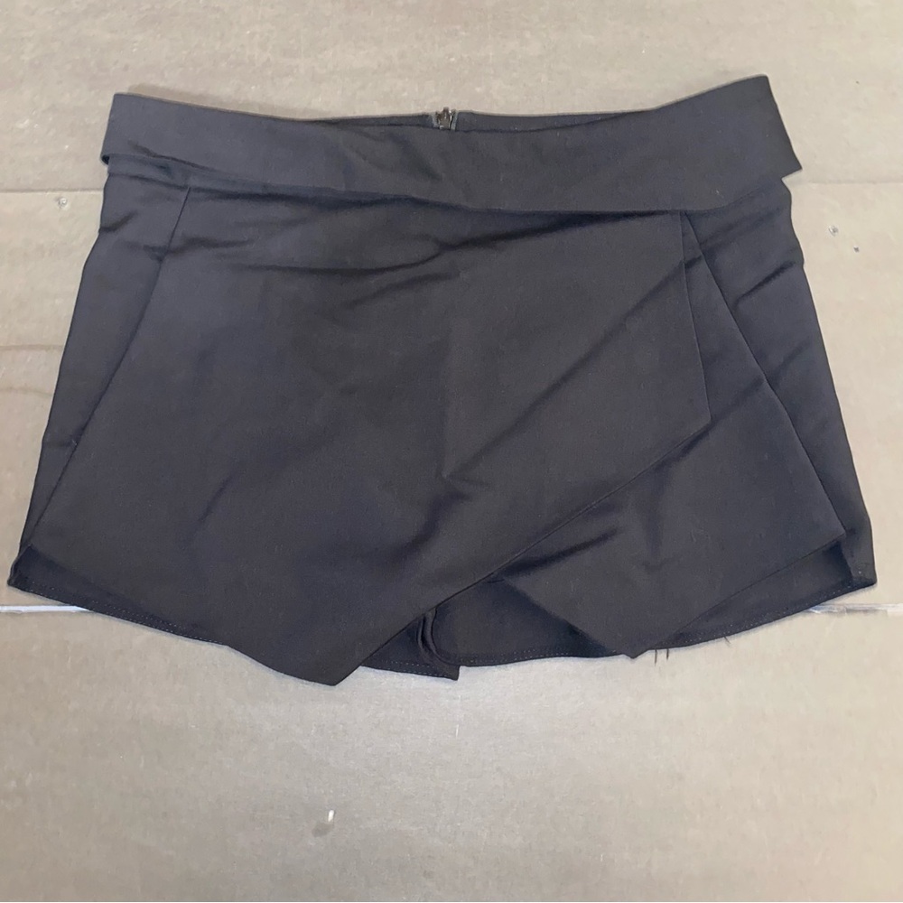 Zara Basic XS Black Ruffle Skort